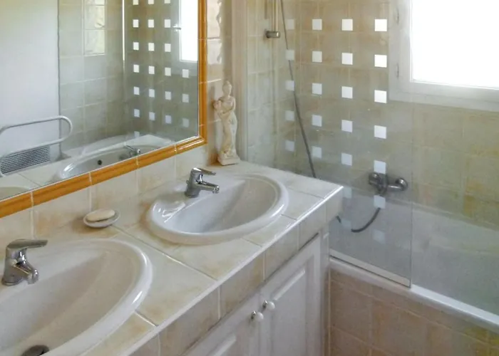 Maison Conviviale Avec Vue Sur La Montagne A *