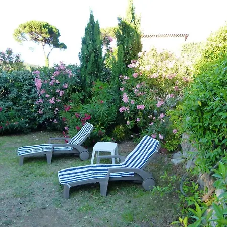 Hébergement de vacances Maison De 3 A Maxime A 200 M De La Avec Jardin Clos Et Wifi
